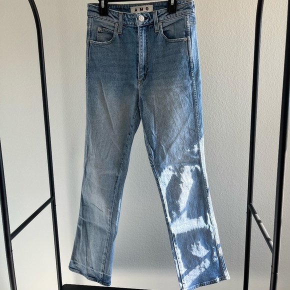 AMO | Luxury Denim Bella Cropped Straight-Leg Jean in Baby Blues | Size 25 - Picture 2 of 11